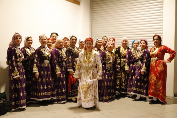 20. Bofad Türkiyem Halkoyunları gösterisi sergilendi