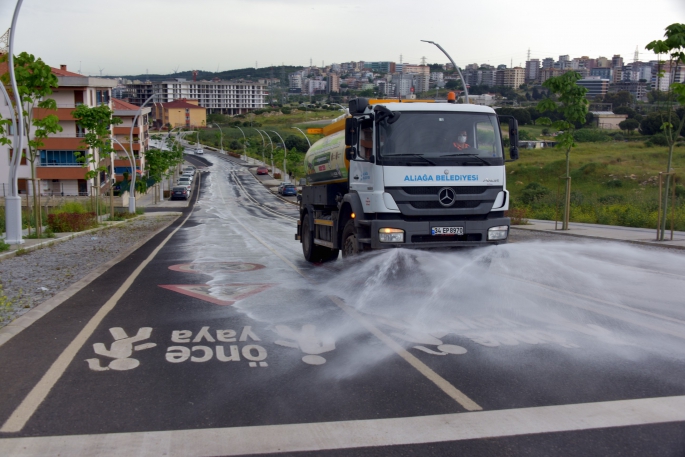 Aliağa Belediyesi’nden Bayram Temizliği