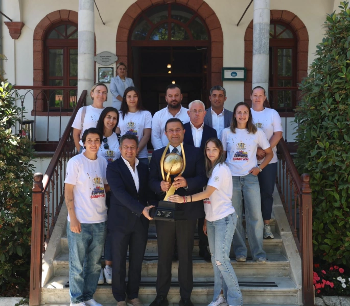 Armada Praxis Yalıkavak, 5. Şampiyonluk Kupasıyla Protokolü Ziyaret Etti