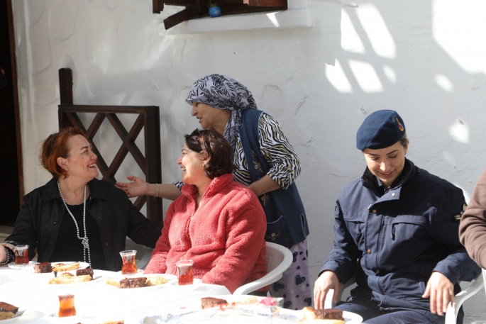 Belediye, Deprem Bölgesinden Gelen Kadınlar Yanında