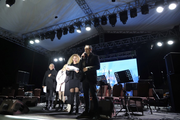 Bodrum Belediye Meydanı'nda Yılbaşı Konserleri Başladı