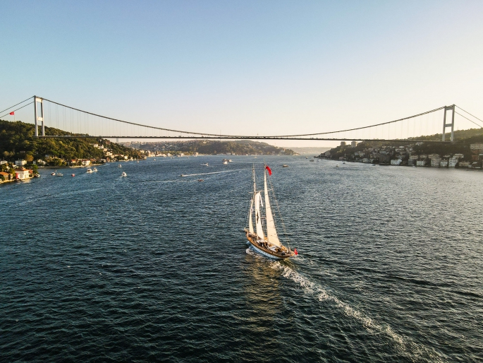 Bodrum Cup filosu'ndan İstanbul Boğazı'ndan görkemli geçiş