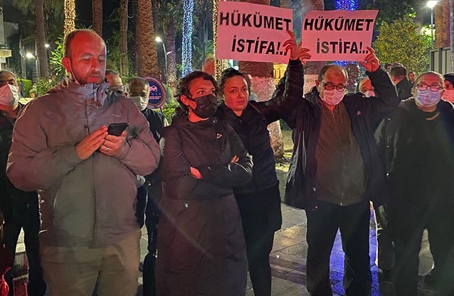 Bodrum'da 'Hükümet istifa' eylemi