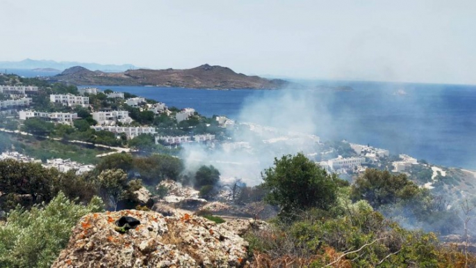 Bodrum’da makilik alandaki yangın korku yaşattı