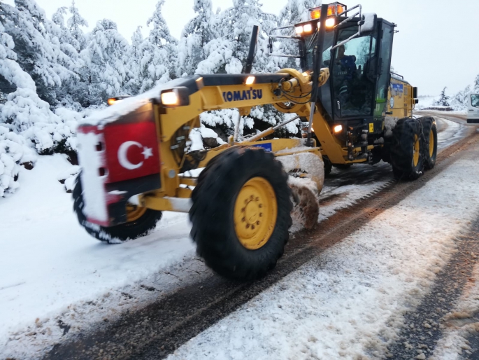 Ekipler yolları açmak için seferber oldu