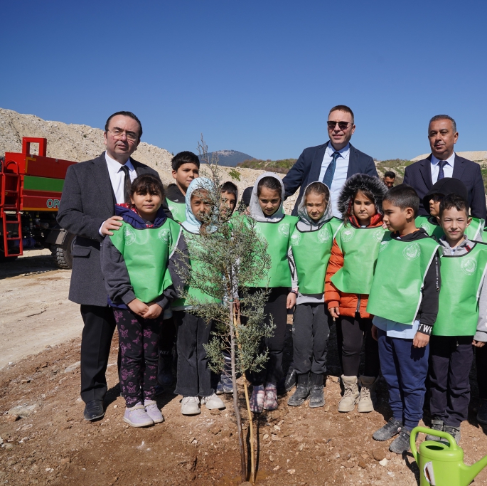 Eski maden sahasına 1500 fidan dikildi