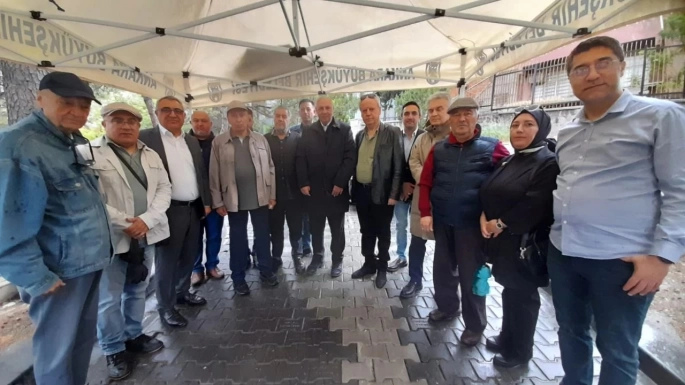 Gazeteci Mevlüt Işık ölümünün 37. yılında kabri başında anıldı