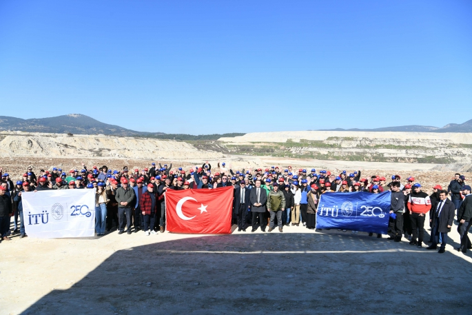 İTÜ'lü öğrenciler Milas'ta fidan dikti