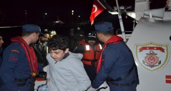 İzmir'de 10 kaçak göçmen yakalandı