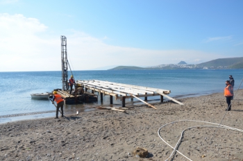 Bodrum Belediye Başkanı Aras iskelesini yıktırdı