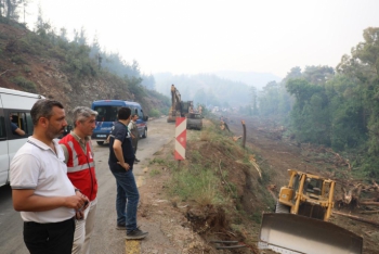 CHP’li Erbay; Ormanlar yanarken görmediğimiz uçak ve helikopterleri yangın saraya yaklaşınca gördük