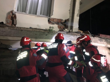 Depremden 26 Kişiyi Kurtardılar