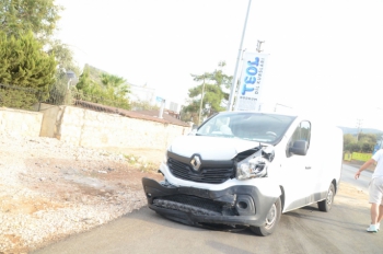 Feci kaza  maddi hasarla atlatıldı