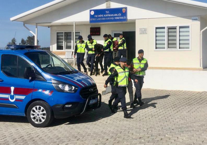 Kablo hırsızları, suçüstü yakalandılar