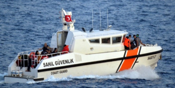 Kara Ada’ya çıkan göçmenler kurtarıldı