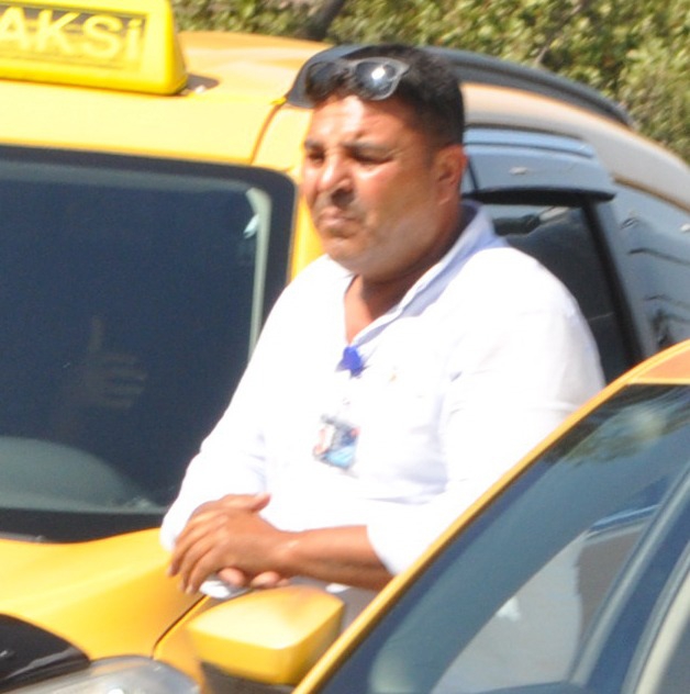 Kim bu taksi şoförü, gazeteciyi tehdit etti