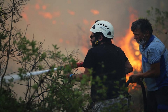 Muğla Büyükşehir Belediyesi 1257 Personeliyle  Yangınlarla Mücadele Ediyor 