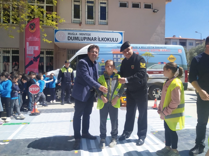 Okullarda trafik eğitimi verildi 