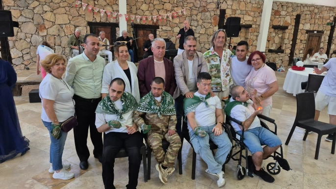 Özel bireylere askerlik kınası
