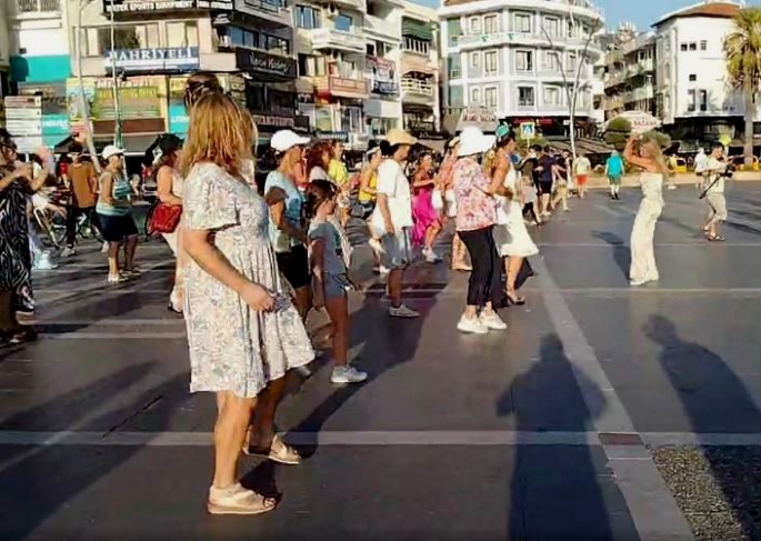 Süslü Kadınlar “Marmaris’ten Mıamı’ye” Pedal Bastılar