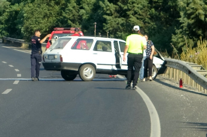 Yanan otomobil itfaiye ekiplerini alarma geçirdi