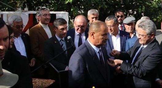 Yüzlerce kişi AKP'den istifa edip CHP'ye katıldı