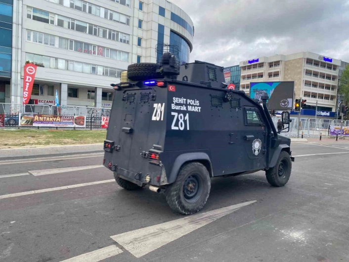 1 Mayıs kutlamaları öncesi Kadıköyde yoğun güvenlik önlemi
