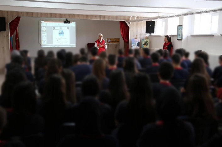 2 bin 545 öğrenci teröre karşı bilgilendirildi
