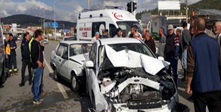 3 aracın karıştığı kazada bir kadın hayatını kaybetti