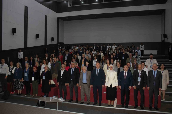 38. Ulusal Dilbilim Kurultayı Erzurumda başladı
