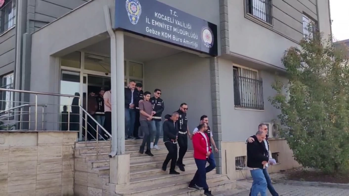 4 ilde yapılan eş zamanlı operasyonda 1 milyon 416 bin 190 makaron ele geçirildi: 30 şüpheli yakalandı
