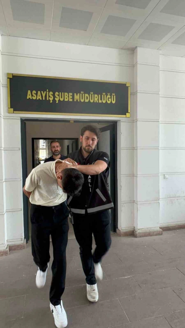 950 bin TLlik vurgun yapan sahte polis yakalandı
