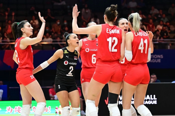 A Milli Kadın Voleybol Takımı, Milletler Ligine galibiyetle başladı
