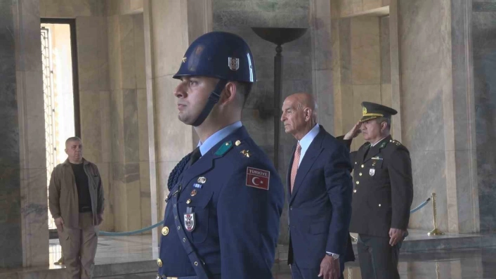 ABDnin yeni Ankara Büyükelçisi Barrack, Anıtkabiri ziyaret etti
