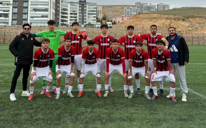 Adil Sani Konukoğlu Spor Lisesi öğrencileri Türkiye finallerinde
