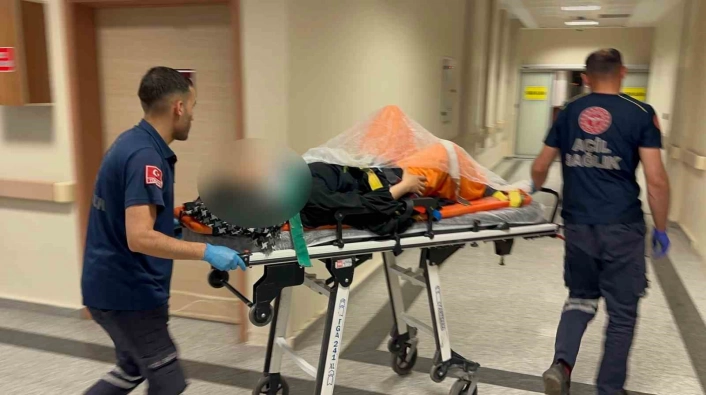 Adıyamanda binanın 3. katından düşen vatandaş yaralandı
