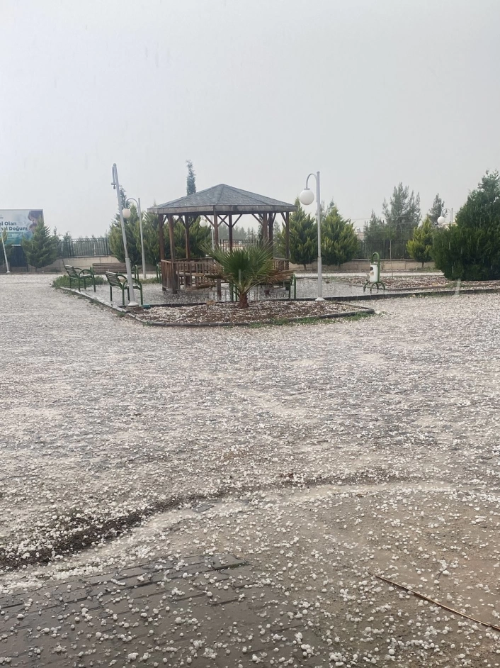 Adıyamanda dolu yağışı etkili oldu
