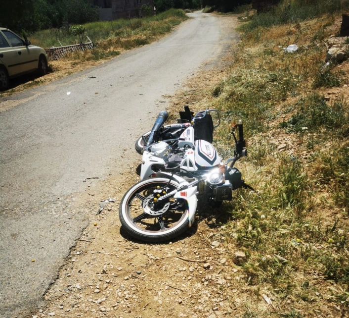 Adıyamanda, motosiklet devrildi: 1 yaralı
