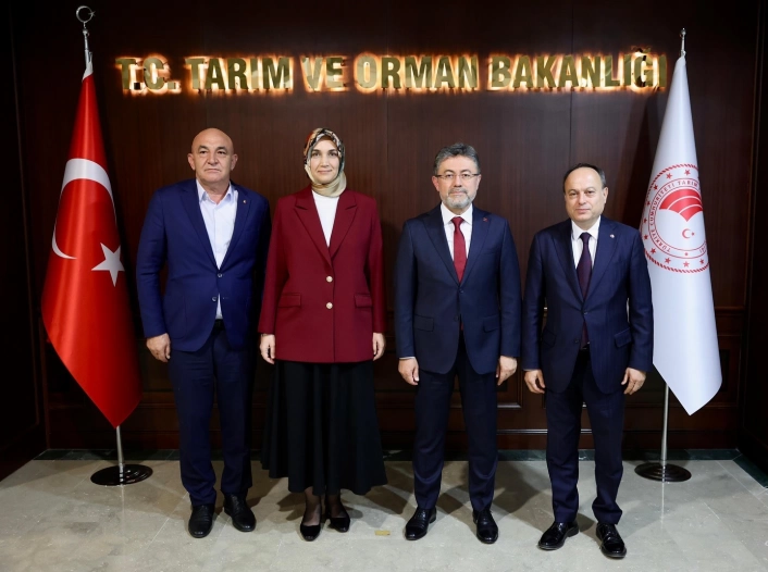 Afyonkarahisar heyetinden Tarım ve Orman Bakanı Yumaklıya ziyaret

