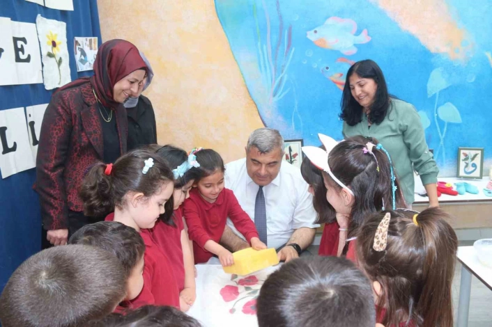 Afyonkarahisarda minik eller keçeye hayat verdi
