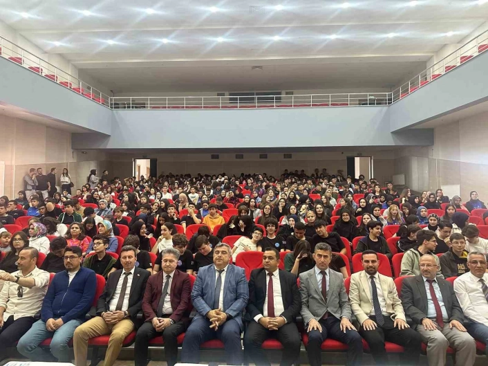 Afyonkarahisarı Keşfet Bilgi ve Kültür Yarışması finali gerçekleşti
