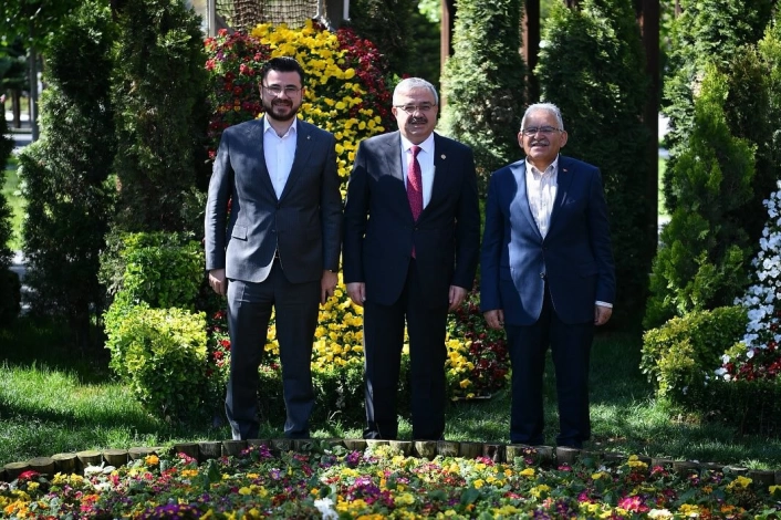 AK Parti Kayseri koordinatöründen Başkan Büyükkıılıça ziyaret
