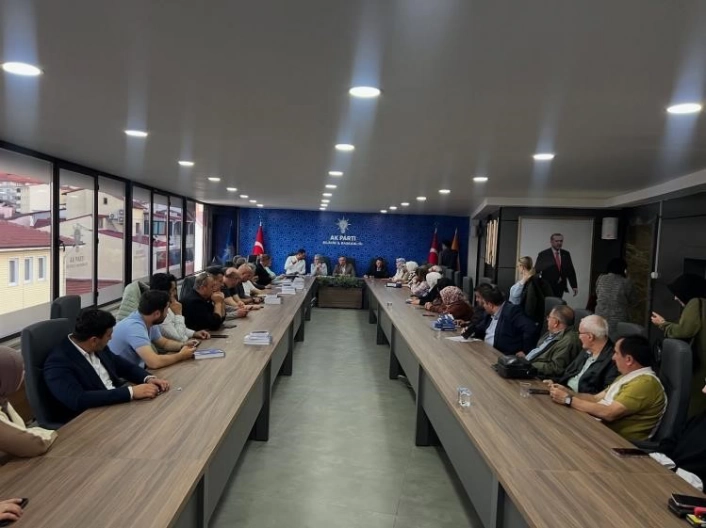 AK Partide yerel yönetim değerlendirildi
