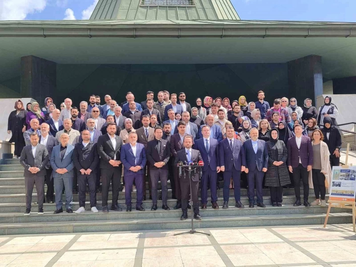 AK Partiden Adnan Menderes Anıt Mezarı önünde 27 Mayıs açıklaması
