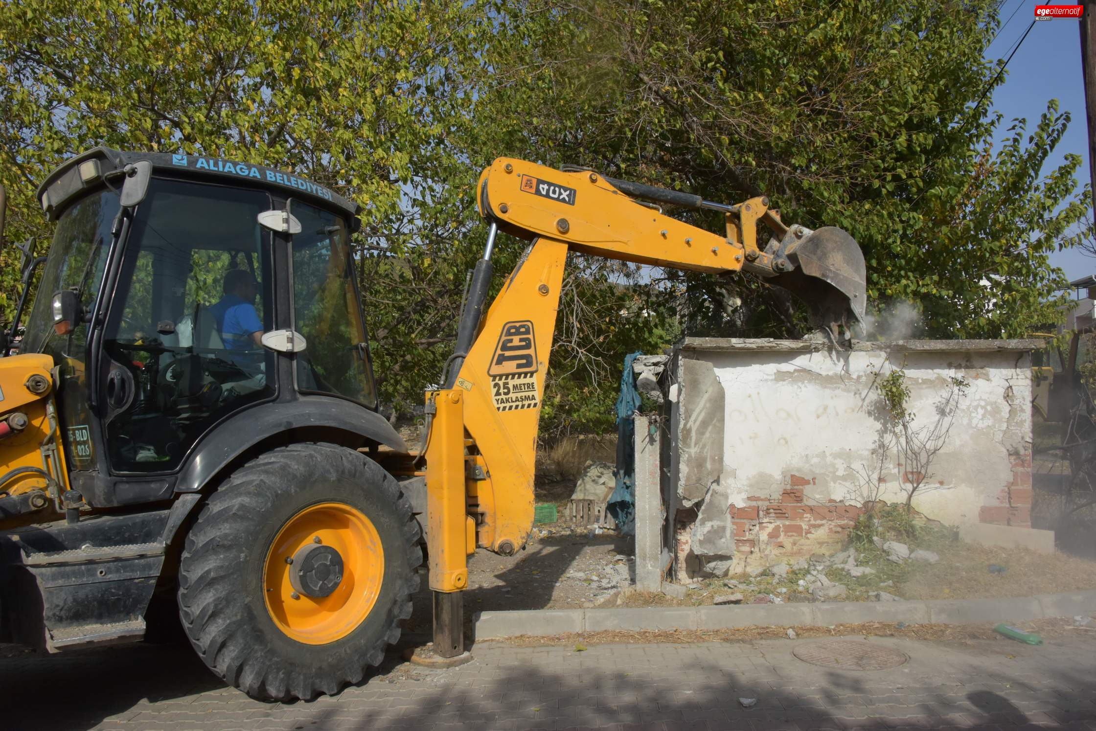 Aliağa Belediyesi'nden Mahallelere Ustaca Dokunuş