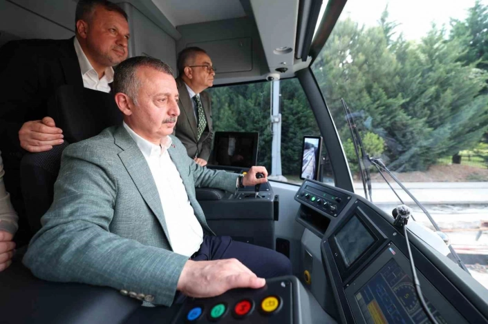 Alikahya Tramvay Hattında ilk sürüş Başkan Büyükakından
