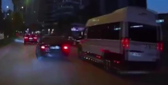 Almanyada yapamayacağını Adanada yaptı: Sürücü ehliyetsiz çıktı, 27 bin 944 TL ceza kesildi
