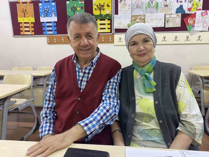 Almanyadaki torunu için 71 yaşında dil öğreniyor

