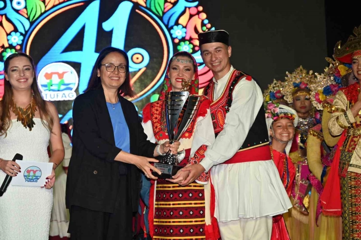 Altın Karanfil Halk Dansları Yarışmasının kazananı Bulgaristan oldu
