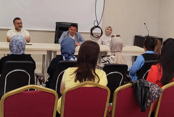 Altıntaşta okul öncesi kültür, sanat ve spor faaliyetleri masaya yatırıldı
